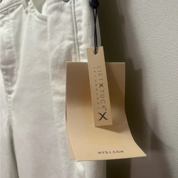 Women’s Jeans - Picture 5 of 8